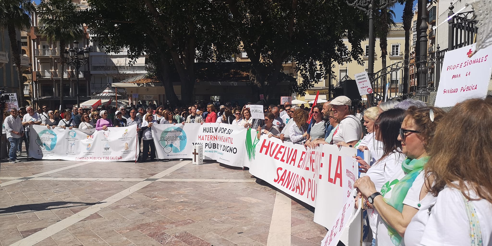 Queremos Saber 26-03-2023 Minisfestación Sanidad-la Sanidad Pública de Huelva te Necesita-